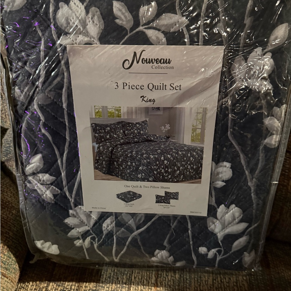 King 3 Piece Quilt Set - Black and White